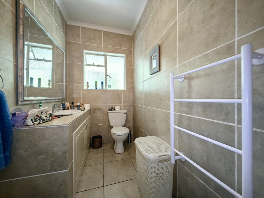 To Let 3 Bedroom Property for Rent in Gordons Bay Village Western Cape